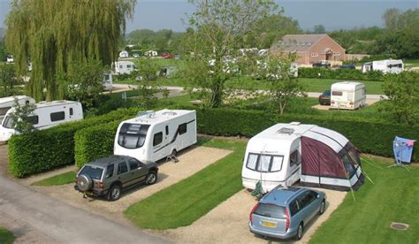 tudor arms slimbridge camping.